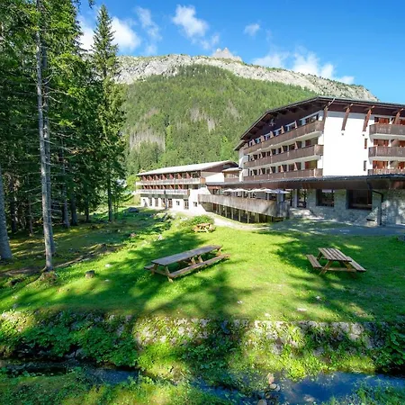 Apart Otel Atc Routes Du Monde Argentiere-chamonix 3*